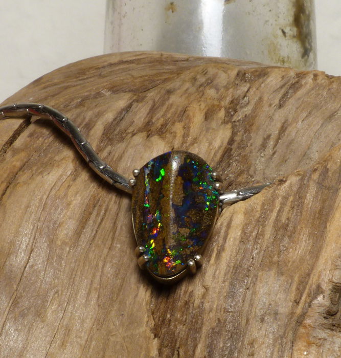 Boulder Matrix Opal (Australien)