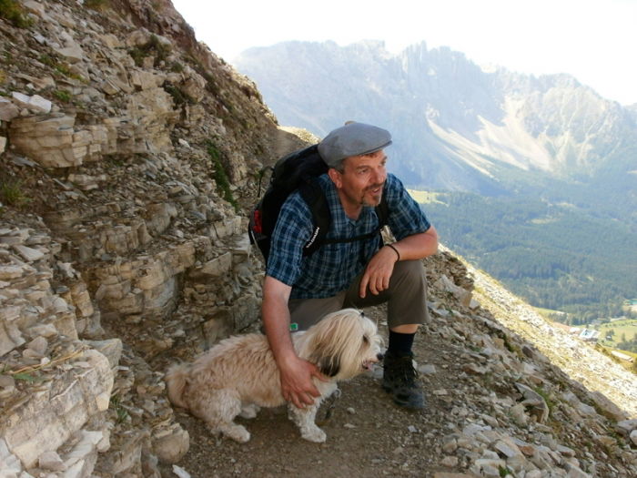Dolomiten, Südlicher Rosengarten, ein Mann, ein Hund, ein Berg