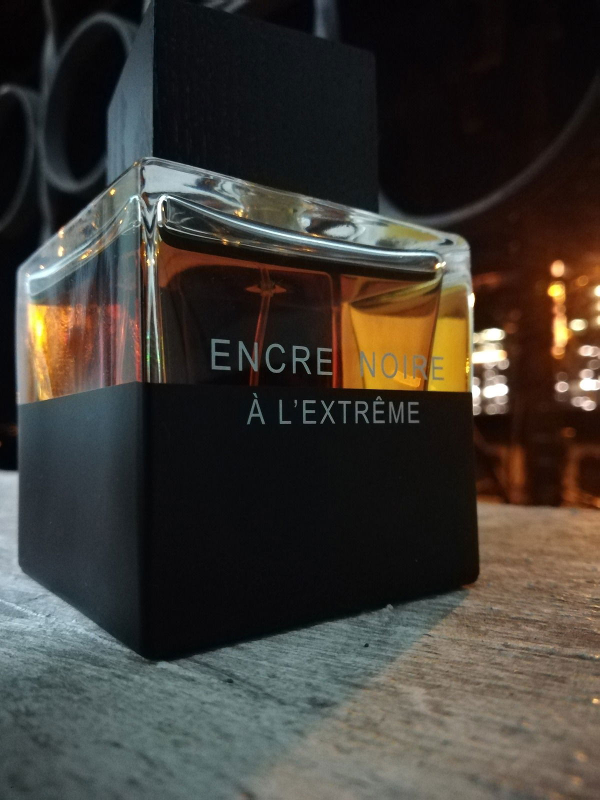 Encre Noire à L'Extrême Lalique