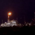 Gasfackel beleuchtet di...