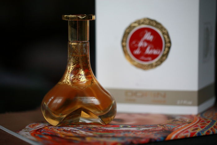 UN AIR DE PARIS FRUITY