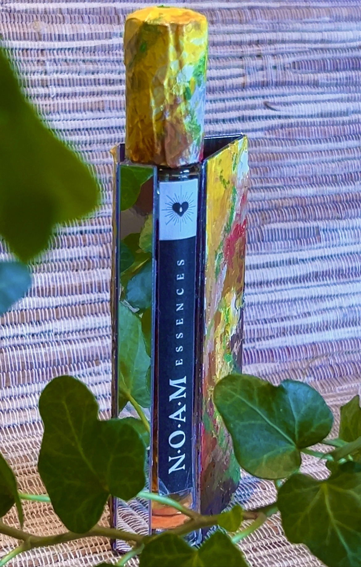 Gestalteter Flakon THE AMBERGRIS CALEIDOSCOPE  von NOAM