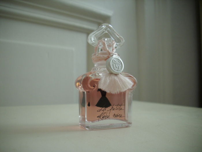 La Petite Robe noire in seiner konzentriertesten Form. Extrait 7,5 ml