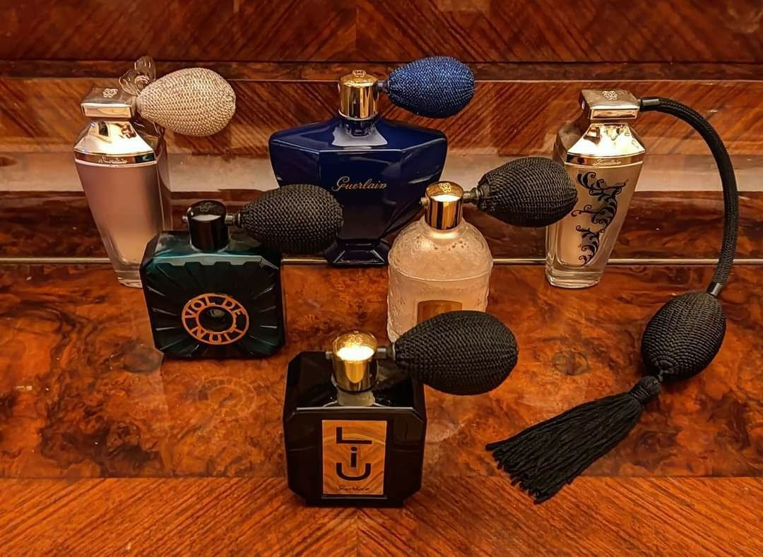 The shimmering body and face powders - Guerlain.
