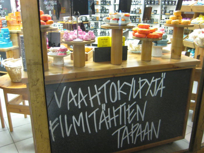 Lush Helsinki, Rautatientori, Mai 2015