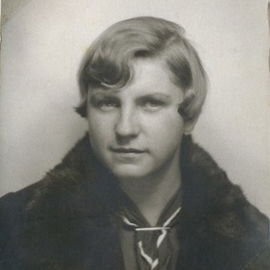 Mia Troost, 1927
