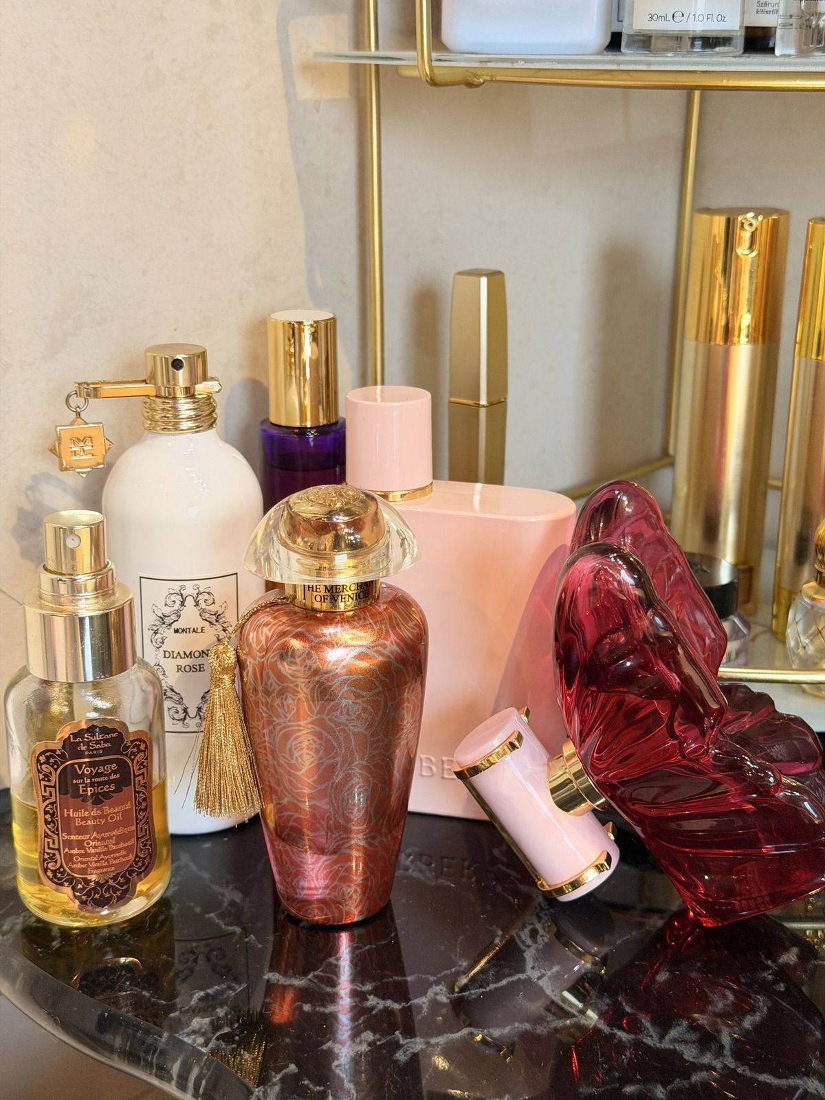 Meine kleine feine Parfumsammlung. Ich sammle Düfte nicht – sondern habe nur die, die für mich wirklich außergewöhnlich sind!