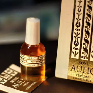 Aulic Chartreuse pure p...