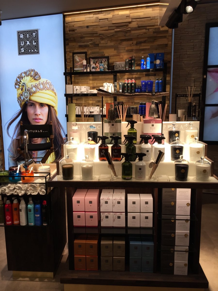 Rituals im Douglas Amsterdam, neben dem Ur-Rituals.