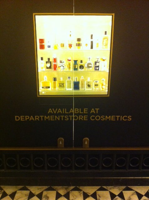 Parfümerie-Schmuckstücken No. 1 | Quartier 206, Berlin