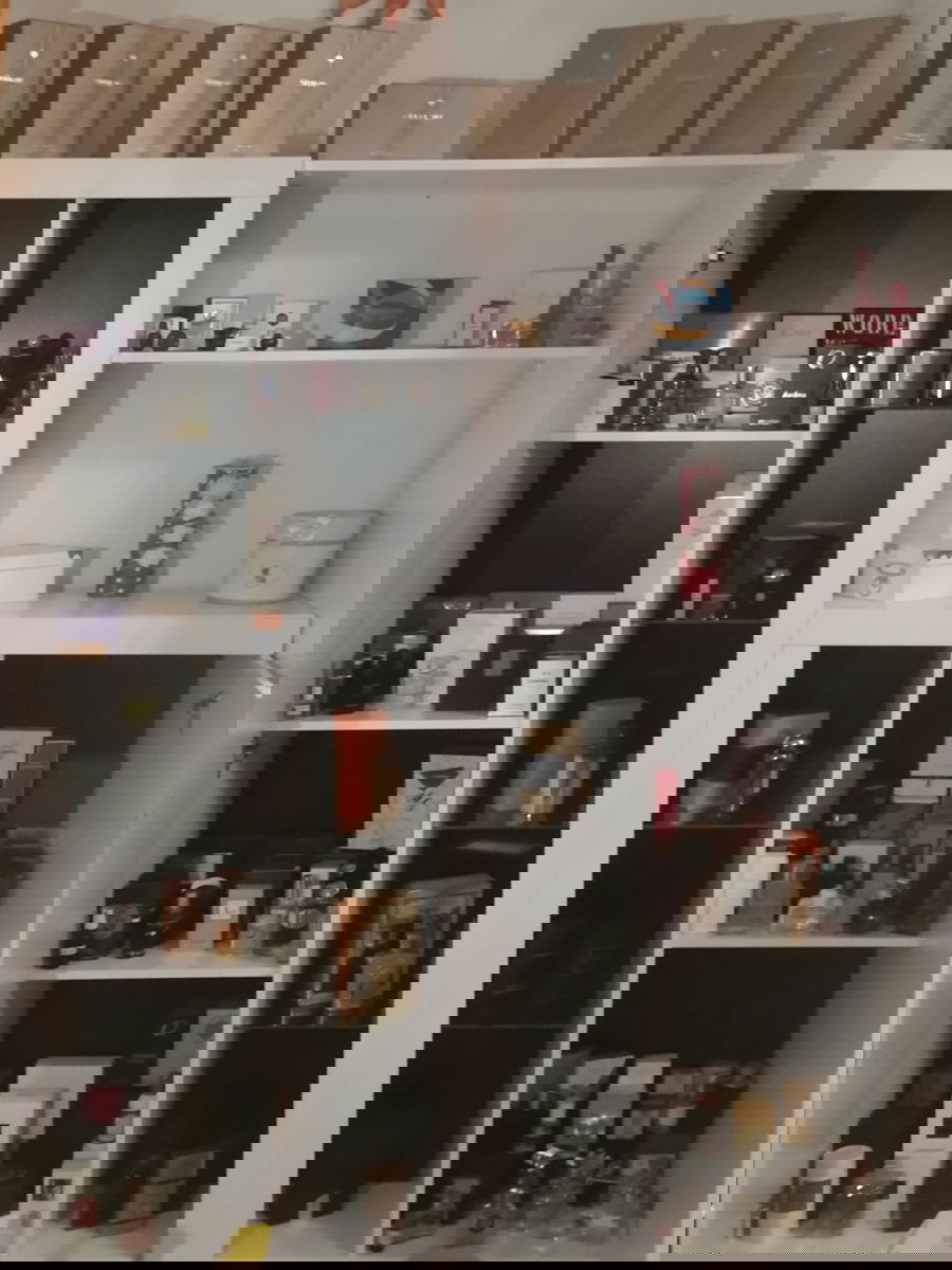 Neuer Schrank für meine Schätzchen.. Der erste Teil ist eingeräumt *freu*.. Mal schauen wo der Rest hinkommt? *lol*