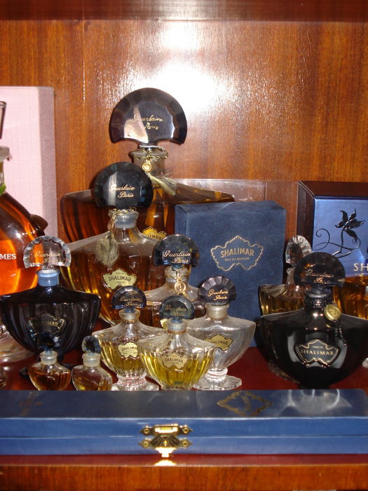 Alte (VINTAGE) Shalimar Extraits, stilecht verstaubt