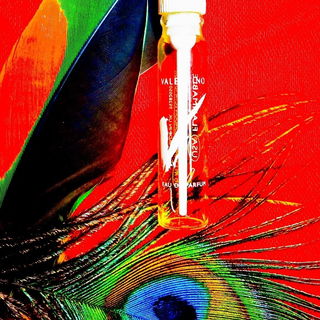 V Valentino Agua de per...