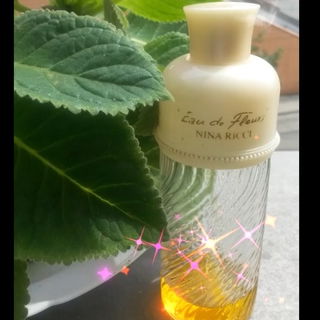 Nina Ricci Eau de Fleur...