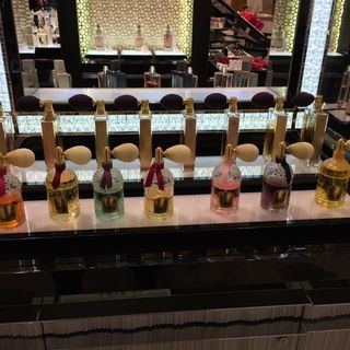 Guerlain Bijenkorf Amst...