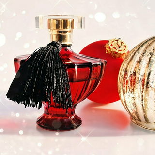 Ein silbergewirktes Kle...