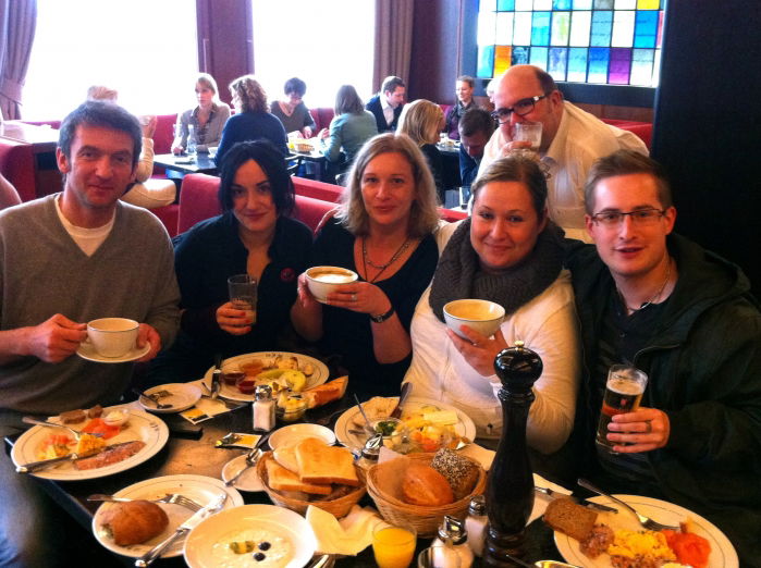 Sonntags (13.11.2011), nach dem eigentlichen Parfumo Treffen in Hamburg, Spätstück im Cafe Paris