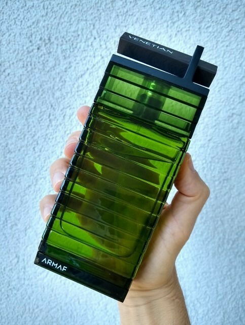 Ein 80's Handy ist nichts gegen diesen Klopper (mit eingebauter Schnittstelle zur Matrix:)