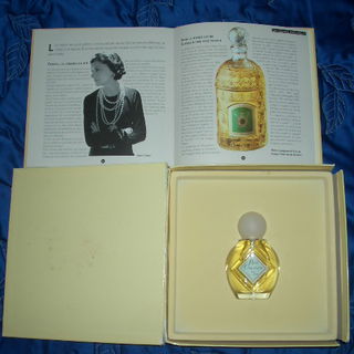 Petit Guerlain mit Buch...