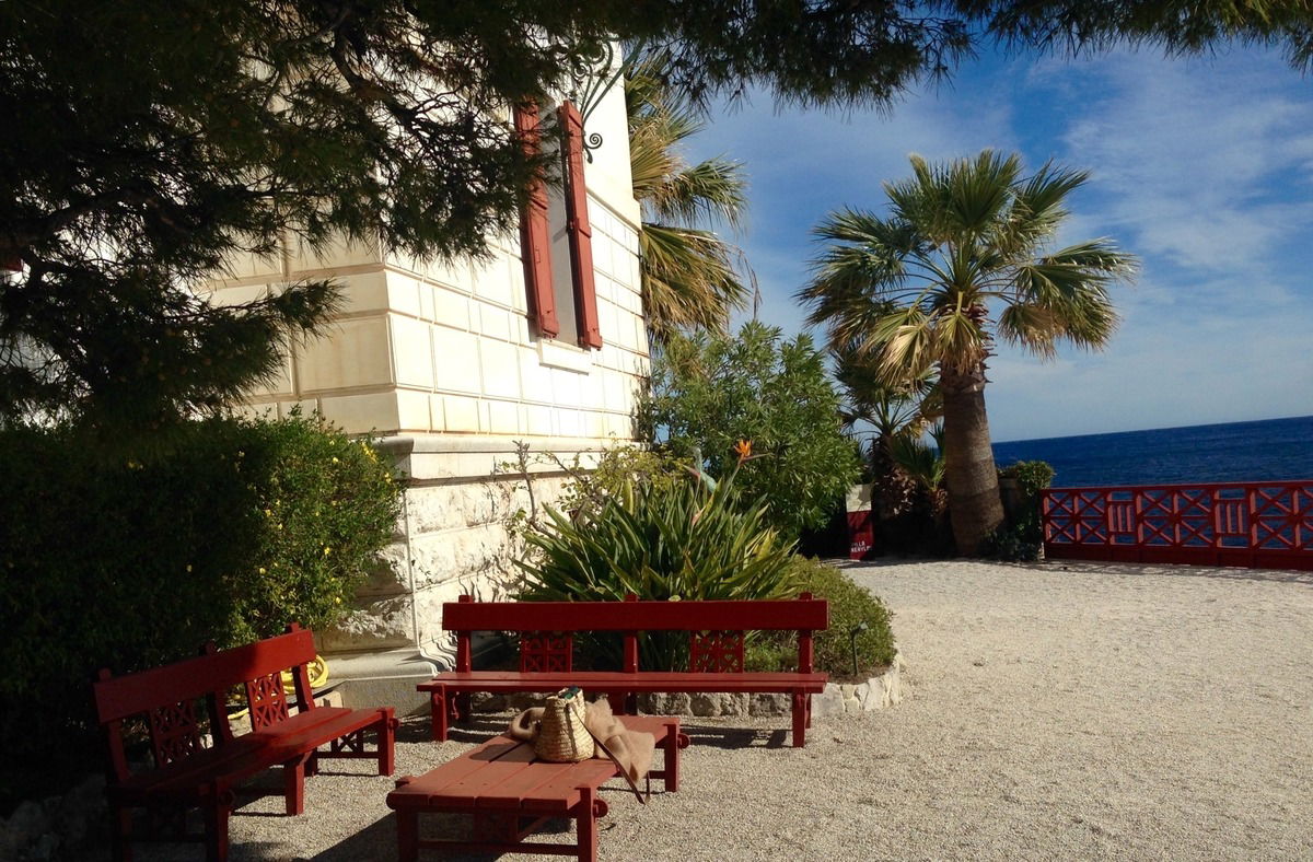 Mittagspause im Garten der Villa Kerylos