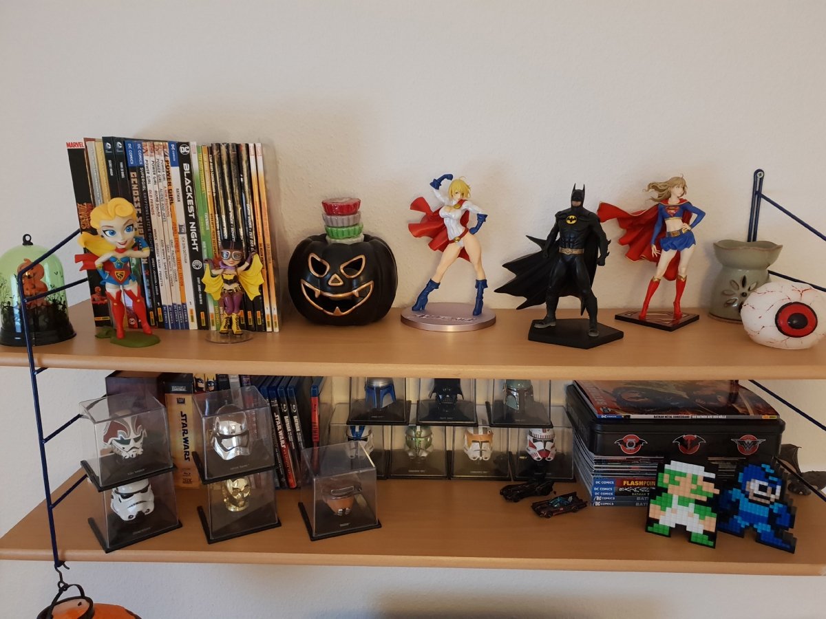 Mit der Zeit kommen Figuren dazu... und natürlich auch endlich BATMAN!!! :DD