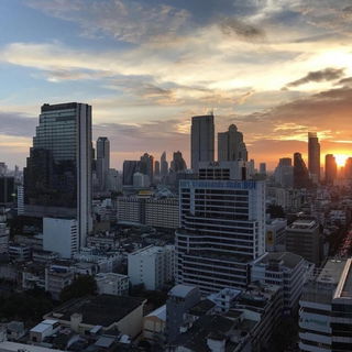 Sundowner in Bangkok im...