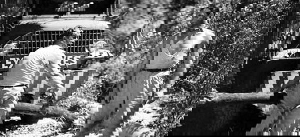 Lohn der Angst. Yves Montand überwindet sämtliche Hindernisse.