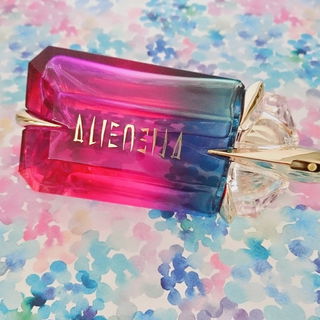 Alien We Are All Alien Collector - Mugler