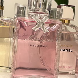 Miss Dior Rose Essence - Dior