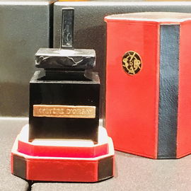 im Lalique-Museum in Frankreich, ich habe „nur“ die schlichte Flakon-Version
