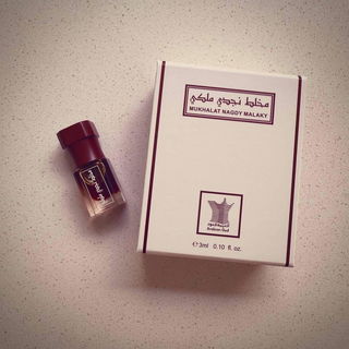 Mukhallat Nagdy Malaky / مخلط نجدي ملكي by Arabian Oud