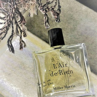 Mit besonderem Dank an P., die mir das Nichts nahegebracht hat... Und vielen lieben Dank an alle von euch, die reingeschaut haben und so viel Schönes über das Nichts gesagt haben... ;-)