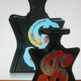 Success is the Essence of New York / Andy Warhol Success Is A Job In New York - Bond No. 9
