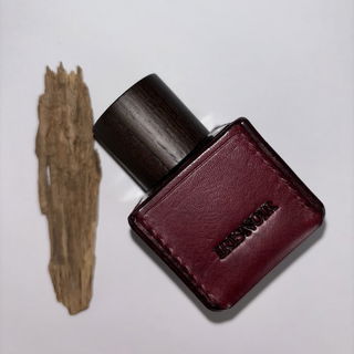 Iris Noir (Pure Parfum) by Ensar Oud