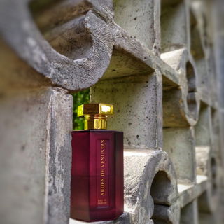 Aedes de Venustas - L'Artisan Parfumeur