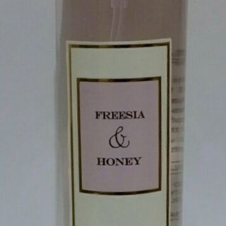 Noir - Freesia & Honey von Marks & Spencer