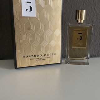 5 - Floral, Amber, Sensual Musk (Eau de Parfum) von Rosendo Mateu - Olfactive Expressions