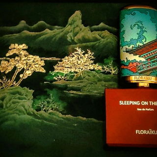 Sleeping on the Roof (Eau de Parfum) von Floraïku