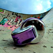 Mit Vollgas durch die DuftSteilkurve 🫣🏁 (by LouisBaldini)