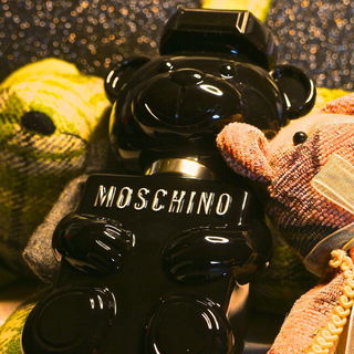 Toy Boy von Moschino