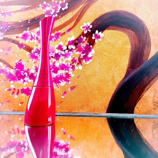 Molecule 01 + Iris - Escentric Molecules