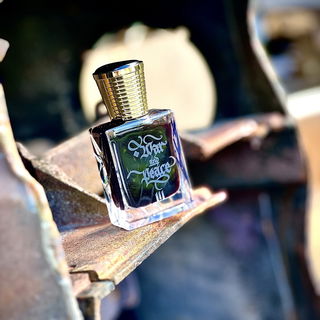 War and Peace III (Extrait de Parfum) - Areej Le Doré