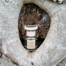 Authentic Moment Woman - Abercrombie & Fitch