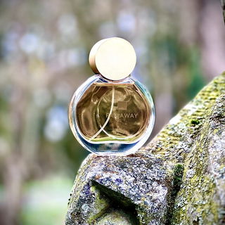 Far Away (Eau de Parfum) - Avon