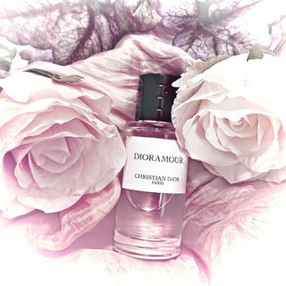 Tatsächlich meine große Dioramour mit Rosen als Blumen der Liebe **