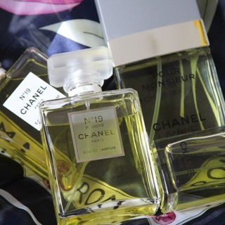 N°19 Poudré by Chanel
