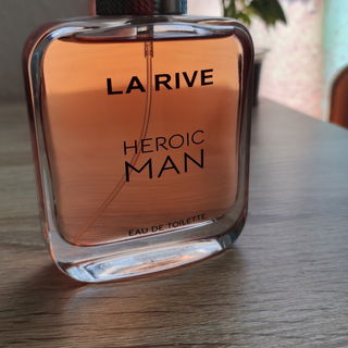 LЯ Password - La Rive