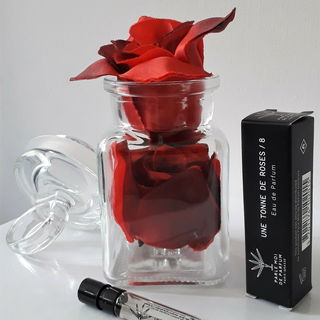 Une Tonne de Roses/8 von Parle Moi de Parfum