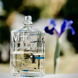 Molecule 01 + Iris - Escentric Molecules