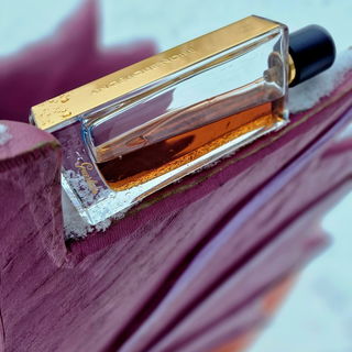 ***Auf grün-würzigen Vanilleflügeln wunderbar warm umhüllt durch den Winter. Schön, dass Ihr vorbeigeschaut habt. 💗🖤🧡***